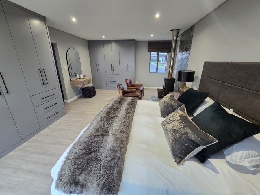 4 Bedroom Property for Sale in Oubaai Western Cape